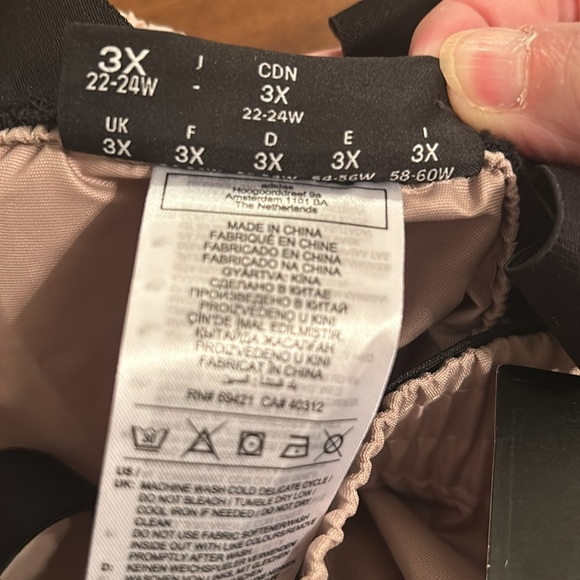 NWT Reebok x Cardi B Woven Track Pants - Picture 13 of 13